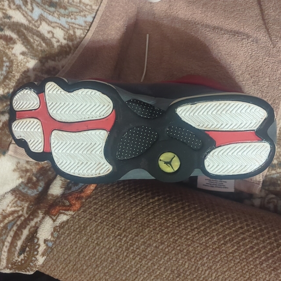 Infrared Jordan 13s size 13 fit more like a 12. 100% authentic plenty of life. - Picture 5 of 5